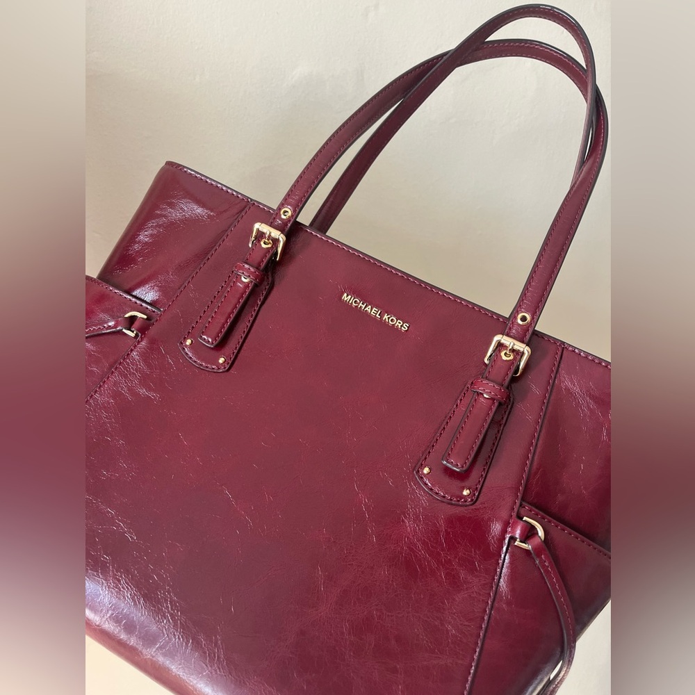 New 💖 Michael Kors Dark Berry Tote 🩷 - Picture 3 of 10
